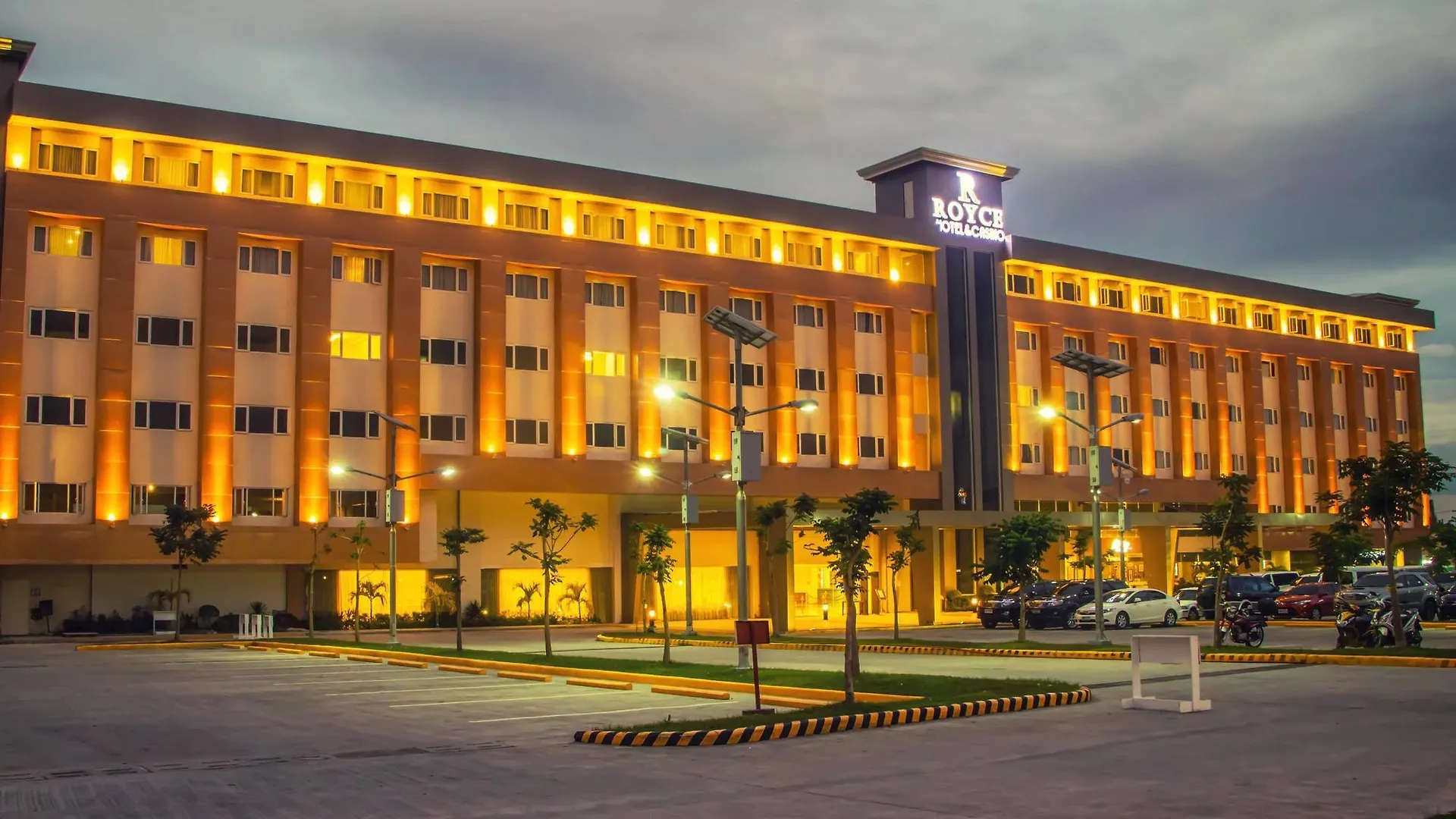 Royce Hotel&Casino Clark Field